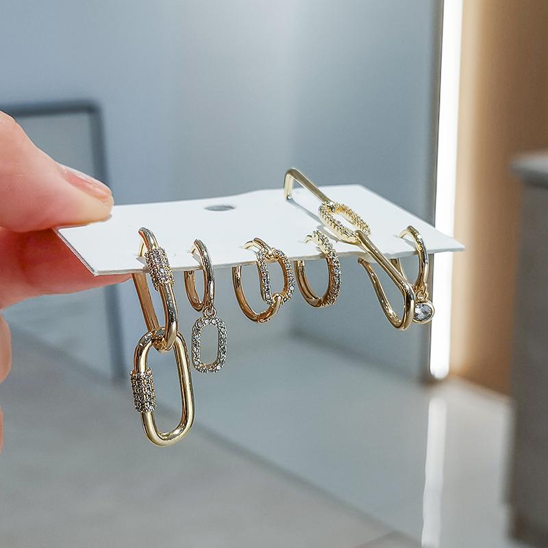 ANENJERY 6 шт./компл. квадратные овальные серьги-кольца для женщин, блестящие роскошные серьги с геометрическим рисунком из микроциркона, набор
ANENJERY 6 шт./компл. квадратные овальные серьги-кольца для женщин, блестящие роскошные серьги с геометрическим рисунком из микроциркона, набор