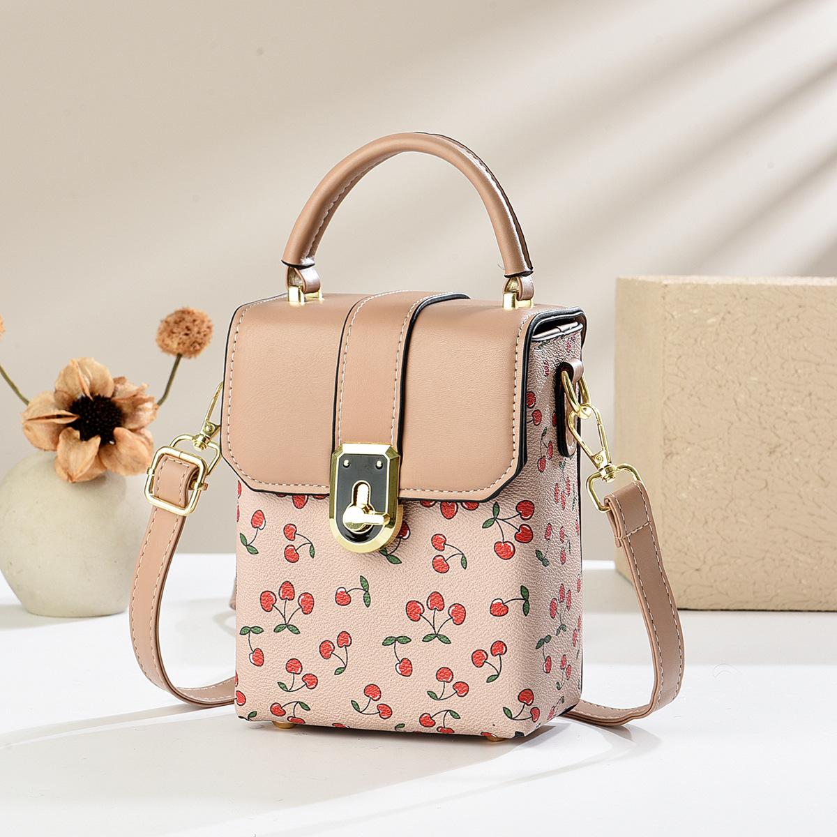 Korean Version of Girl s Cute Shoulder Bag Women s Casual Crossbody Bag Sweet Style Quality Female Phone Bag Luxury Handbags 13x7x17cm
Korean Version of Girl s Cute Shoulder Bag Women s Casual Crossbody Bag Sweet Style Quality Female Phone Bag Luxury Handbags 13x7x17cm