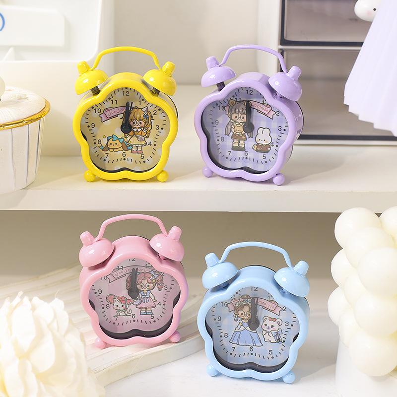 Mini floral wrought iron alarm clock Dopamine small chirp clock fun cute bedroom desktop creative small alarm clock
Mini floral wrought iron alarm clock Dopamine small chirp clock fun cute bedroom desktop creative small alarm clock