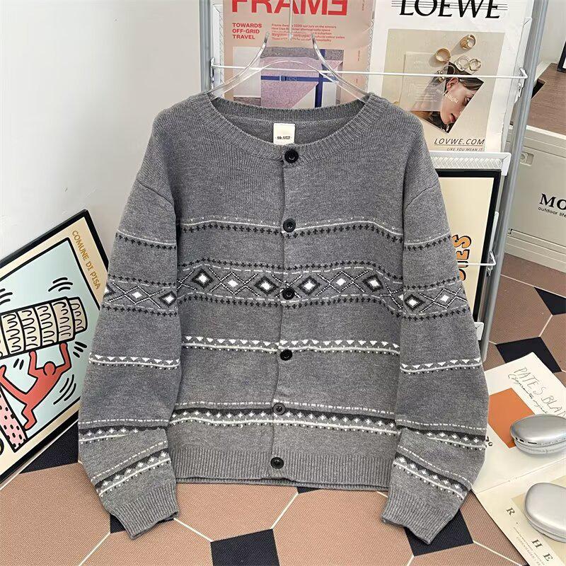 CleanFit Men s Fair Isle High-End Knit Cardigan: Cozy Autumn/Winter Jacquard Sweater for Couples XXL сірий колір
CleanFit Men s Fair Isle High-End Knit Cardigan: Cozy Autumn/Winter Jacquard Sweater for Couples XXL сірий колір