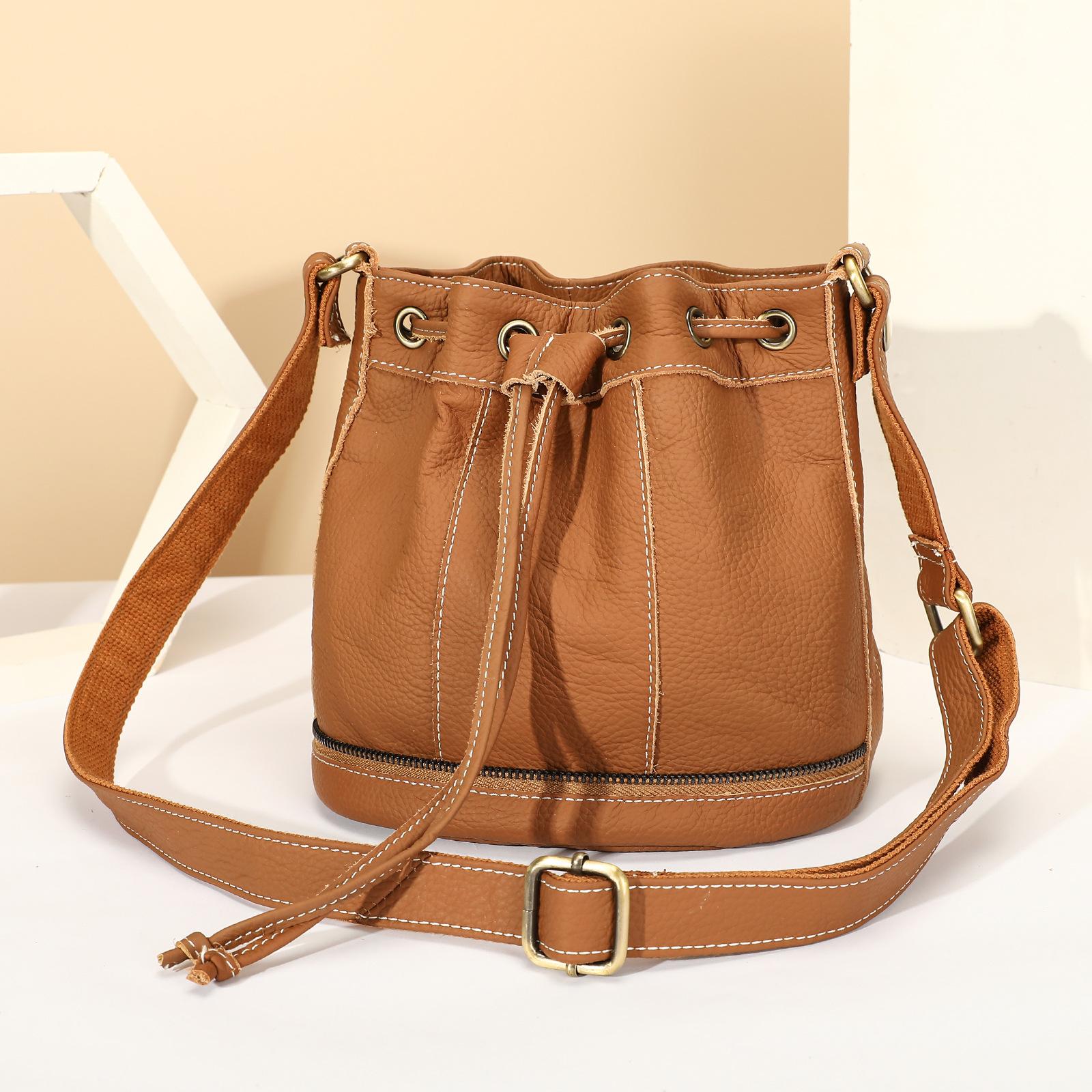 Leather Texture Shoulder Bag for Carrying, Large Capacity with Drawstring, Crossbody Bag, Bucket Bag жовтий
Leather Texture Shoulder Bag for Carrying, Large Capacity with Drawstring, Crossbody Bag, Bucket Bag жовтий