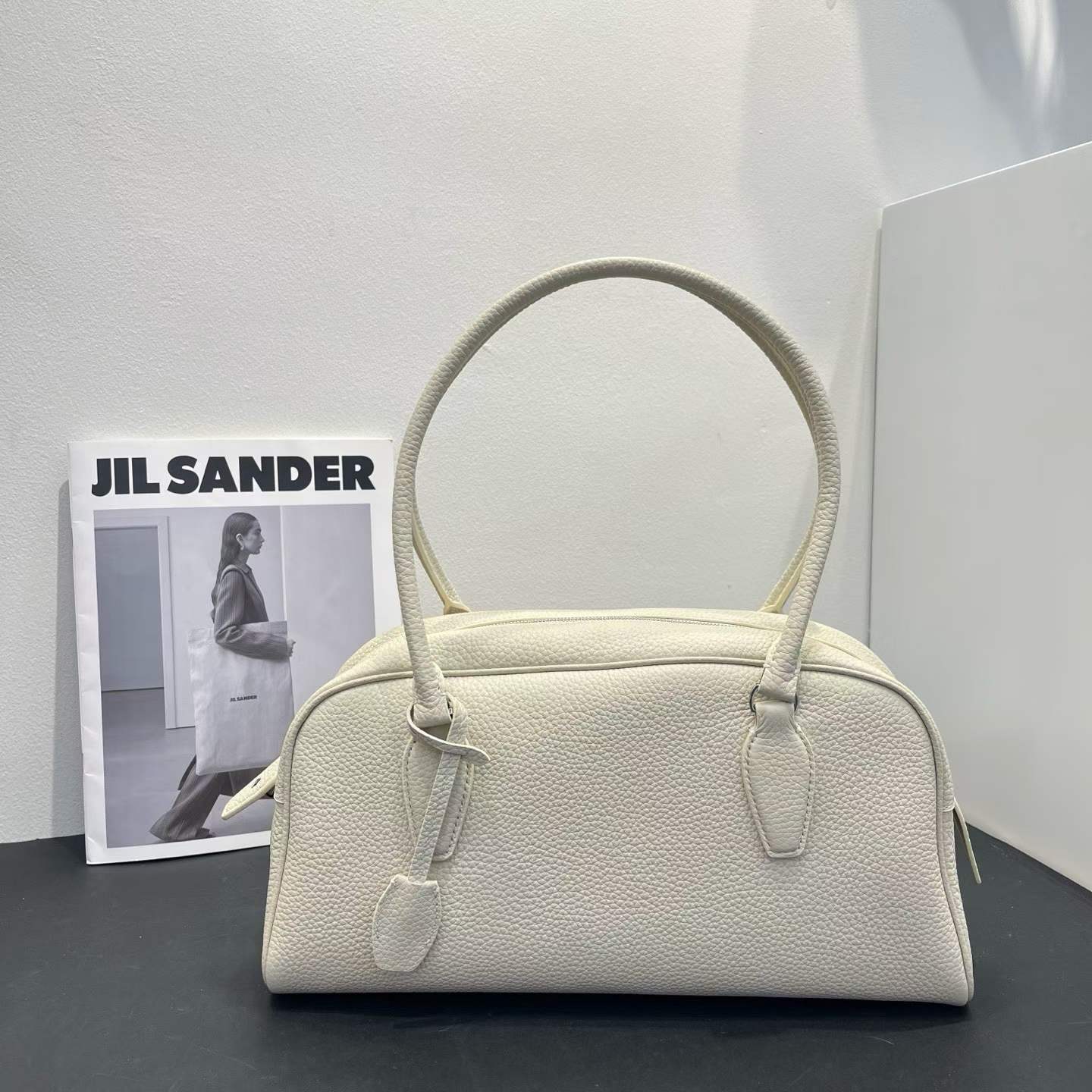 First layer cowhide bowling bag India Boston bag simple long handle shoulder underarm bag genuine leather women s bag 34×17×13cm
First layer cowhide bowling bag India Boston bag simple long handle shoulder underarm bag genuine leather women s bag 34×17×13cm