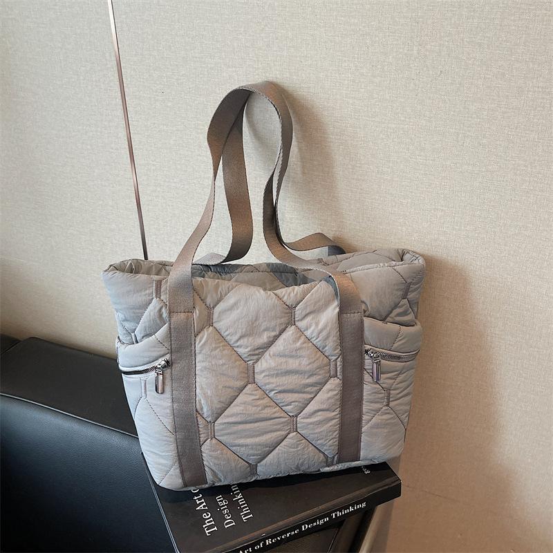 Містка повсякденна бавовняна сумка для одягу, жіноча нова універсальна ромбовидна сумка через плече, класна сумка-тоут для поїздок на роботу сірий колір
Містка повсякденна бавовняна сумка для одягу, жіноча нова універсальна ромбовидна сумка через плече, класна сумка-тоут для поїздок на роботу сірий колір