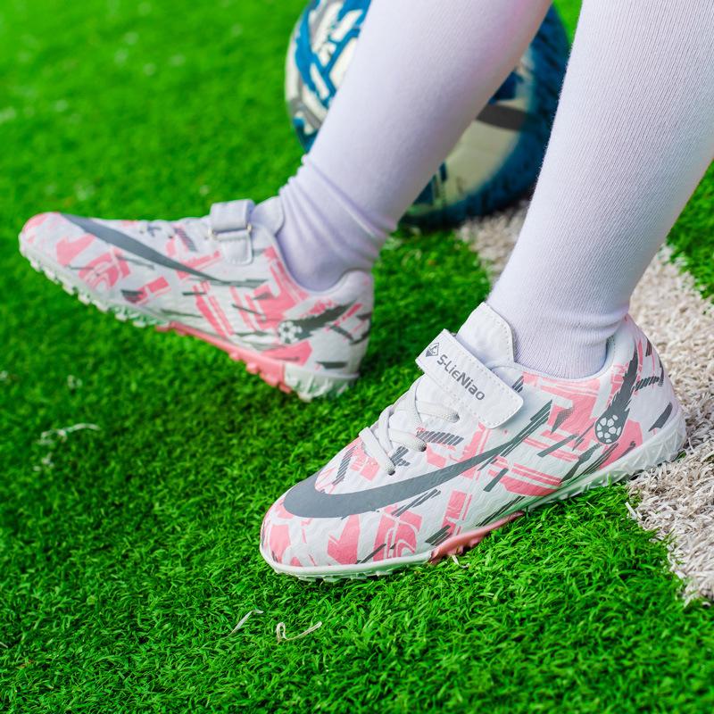 Football shoes girls primary and secondary school girls special Velcro agtf broken nails game training spike sneakers 30
Football shoes girls primary and secondary school girls special Velcro agtf broken nails game training spike sneakers 30