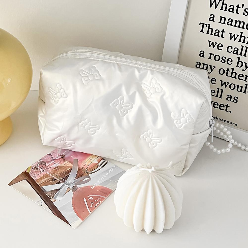 Luxury Silver Bow Women Pearl Zipper Makeup Bag Portable Coins Lipsticks Cosmetic Storage Pouch Purse Ladies Elegant Square Bag білий
Luxury Silver Bow Women Pearl Zipper Makeup Bag Portable Coins Lipsticks Cosmetic Storage Pouch Purse Ladies Elegant Square Bag білий