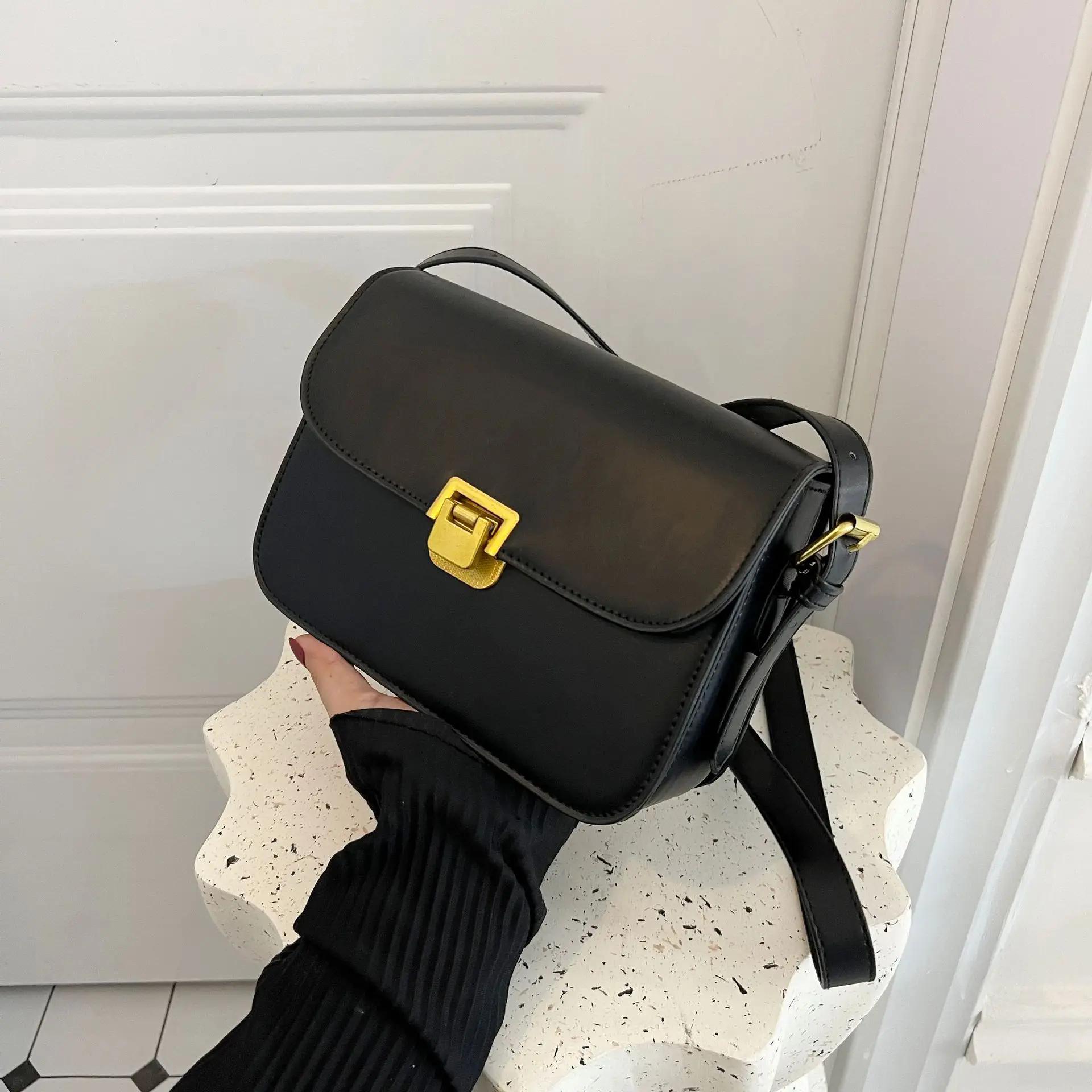 Роскошная дизайнерская новая женская сумка через плечо из искусственной кожи, трендовая брендовая маленькая квадратная сумка, модная сумка-мессенджер, сумка через подмышку
Роскошная дизайнерская новая женская сумка через плечо из искусственной кожи, трендовая брендовая маленькая квадратная сумка, модная сумка-мессенджер, сумка через подмышку