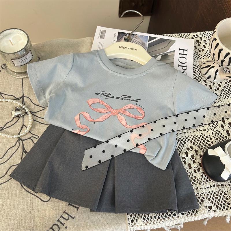 Final Sale: Summer Girls Bow Short-Sleeve T-Shirt & Gray Skirt Pants Combo - No Returns/Exchanges 130 cm
Final Sale: Summer Girls Bow Short-Sleeve T-Shirt & Gray Skirt Pants Combo - No Returns/Exchanges 130 cm