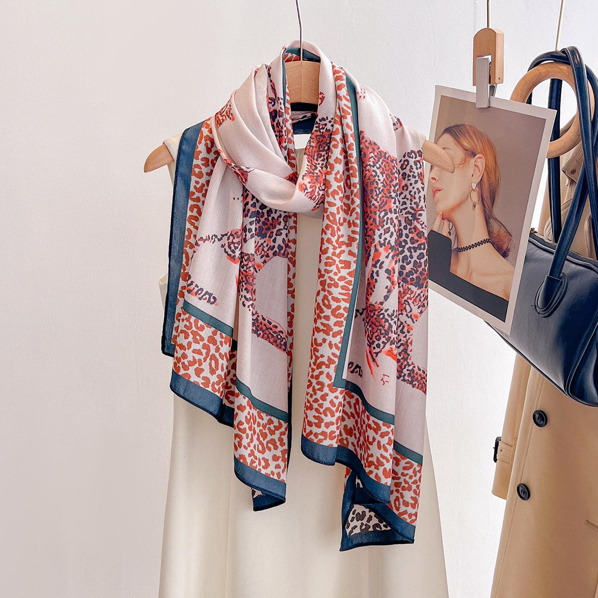 Beach Wraps 60*170CM Breathable Large Shawl Two-tone Printed Scarf For Women Luxury Leopard Print Scarves Elegant Hijab
Beach Wraps 60*170CM Breathable Large Shawl Two-tone Printed Scarf For Women Luxury Leopard Print Scarves Elegant Hijab