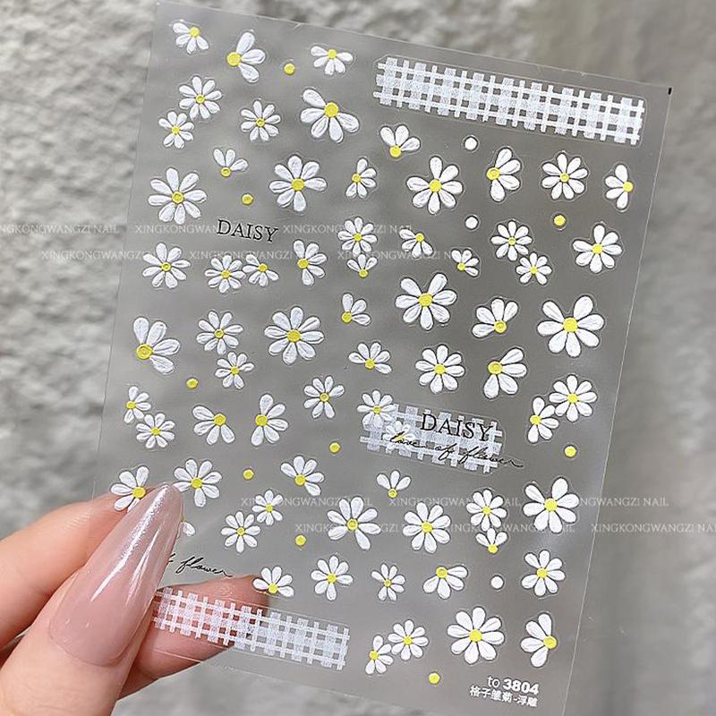 Мультяшные наклейки для дизайна ногтей с ромашками, самоклеящиеся, DIY, милые рельефы, цветочный узор, маникюрные слайдеры, декоративные наклейки белый
Мультяшные наклейки для дизайна ногтей с ромашками, самоклеящиеся, DIY, милые рельефы, цветочный узор, маникюрные слайдеры, декоративные наклейки белый
