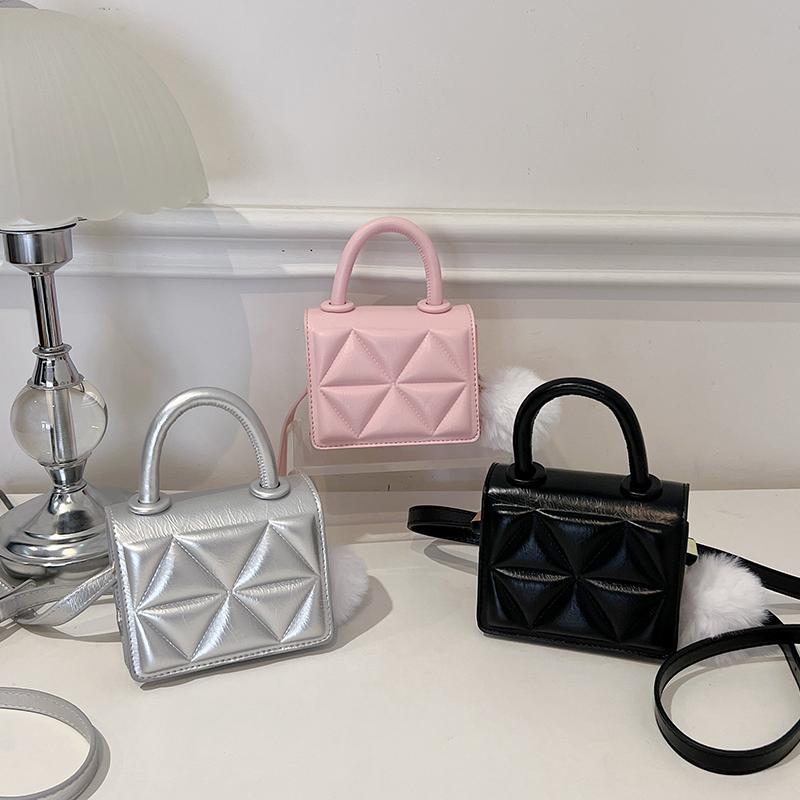 Модная сумка через плечо из искусственной кожи для женщин, сумки через плечо с клапаном, женская простая дизайнерская сумка, сумка для покупок
Модная сумка через плечо из искусственной кожи для женщин, сумки через плечо с клапаном, женская простая дизайнерская сумка, сумка для покупок