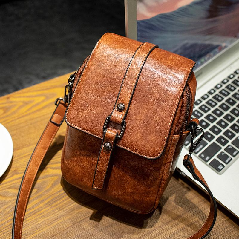 Stylish and Versatile Crossbody Phone Bag коричневый
Stylish and Versatile Crossbody Phone Bag коричневый