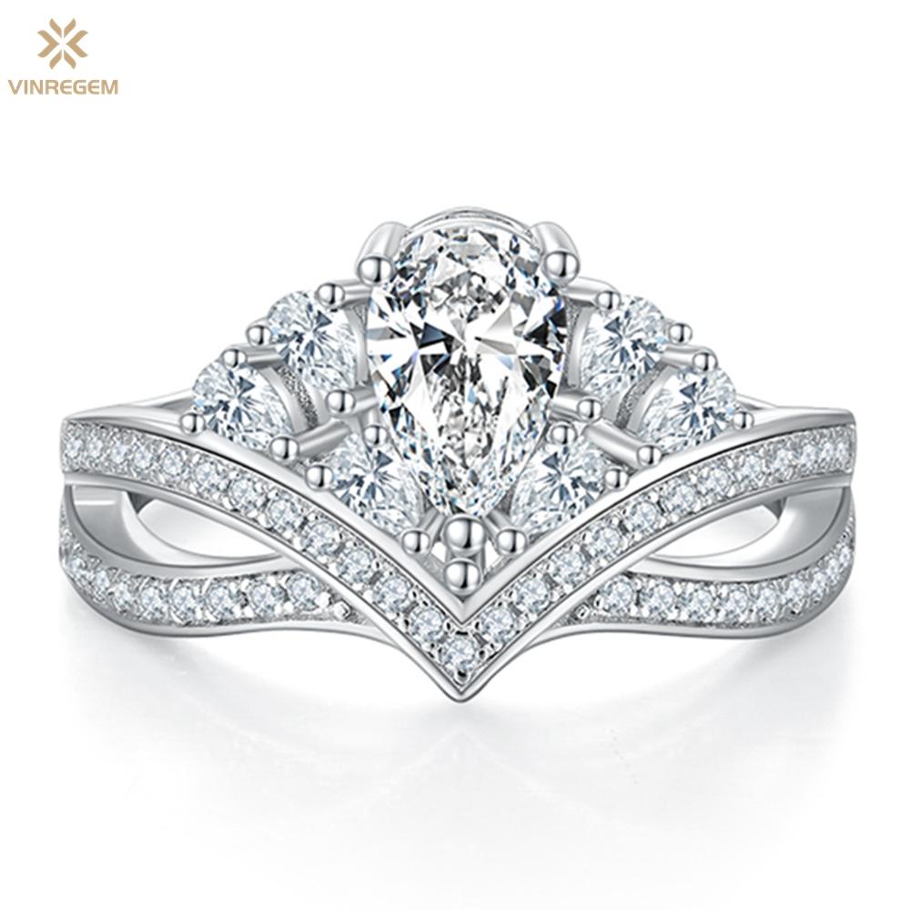 Vinregem Luxury 100% стерлинговое серебро 925 пробы VVS1 1CT груша D настоящий муассанит с бриллиантом обручальное ювелирное изделие для женщин V-образное кольцо подарок на годовщину US 4.5-1CT белый
Vinregem Luxury 100% стерлинговое серебро 925 пробы VVS1 1CT груша D настоящий муассанит с бриллиантом обручальное ювелирное изделие для женщин V-образное кольцо подарок на годовщину US 4.5-1CT белый