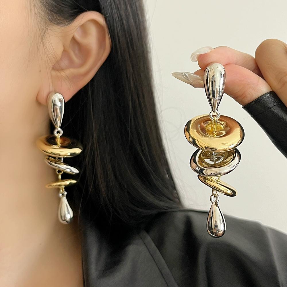 2025 New Exaggerated Multi-Layer Round Piece Long Water Drop Pendant Earrings Women Fashion Earrings Trendy Jewelry Accessories
2025 New Exaggerated Multi-Layer Round Piece Long Water Drop Pendant Earrings Women Fashion Earrings Trendy Jewelry Accessories