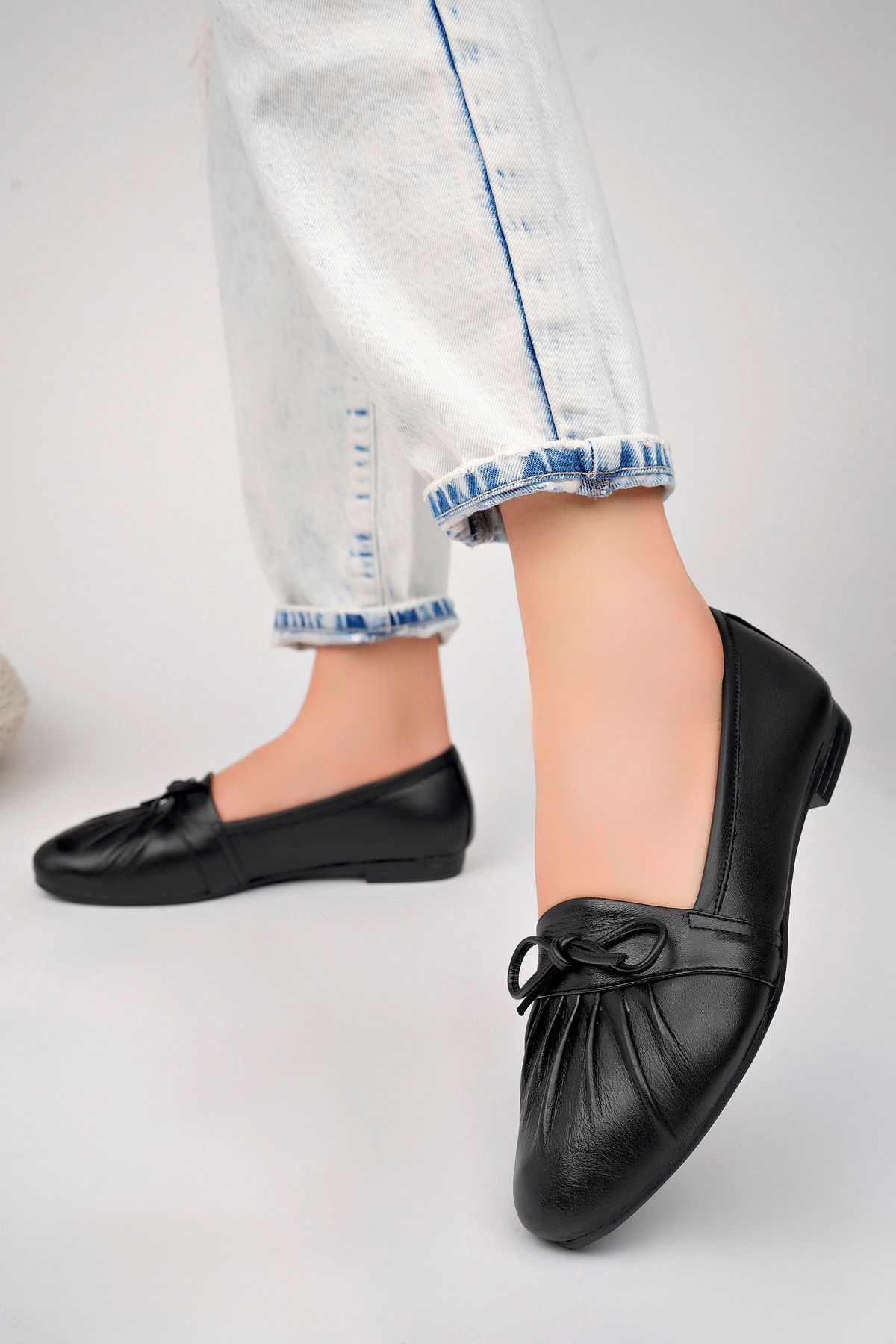 Women s Fashion Genuine Leather Thin Heeled Ballerina Black Leather Ballerina Shoes 38
Women s Fashion Genuine Leather Thin Heeled Ballerina Black Leather Ballerina Shoes 38