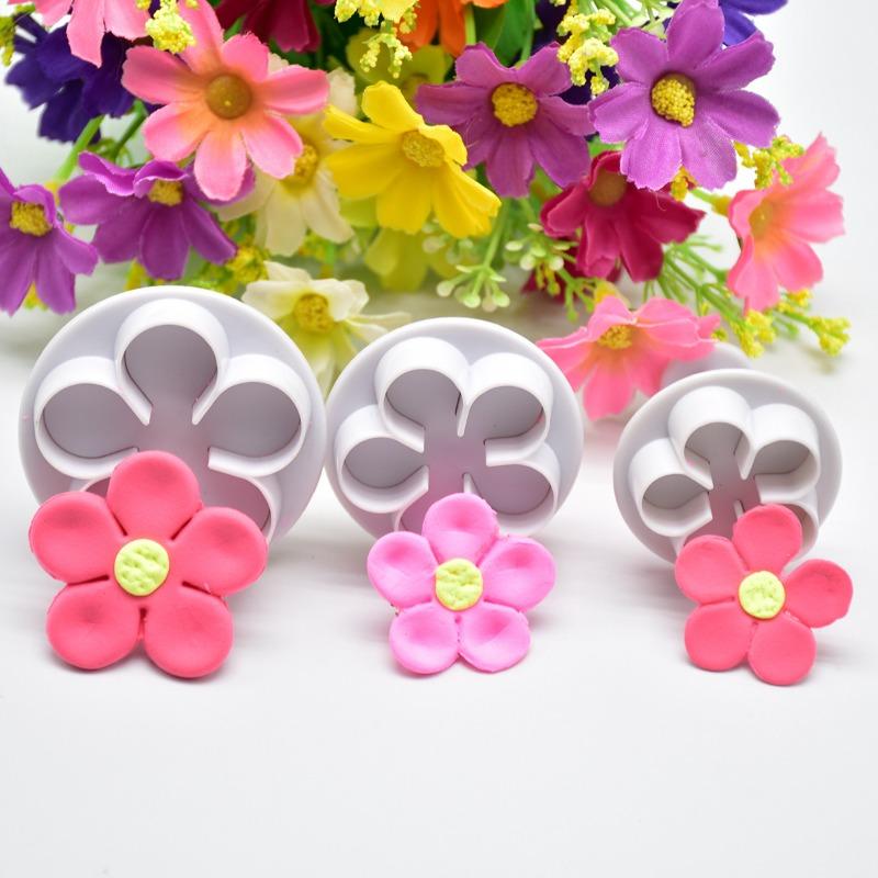 3Pcs Five Petal Flowers Embossed Mold Kitchen Baking Cake Decoration Biscuit Candy Plastic Embossed Mold DIY Baking Accessories A
3Pcs Five Petal Flowers Embossed Mold Kitchen Baking Cake Decoration Biscuit Candy Plastic Embossed Mold DIY Baking Accessories A