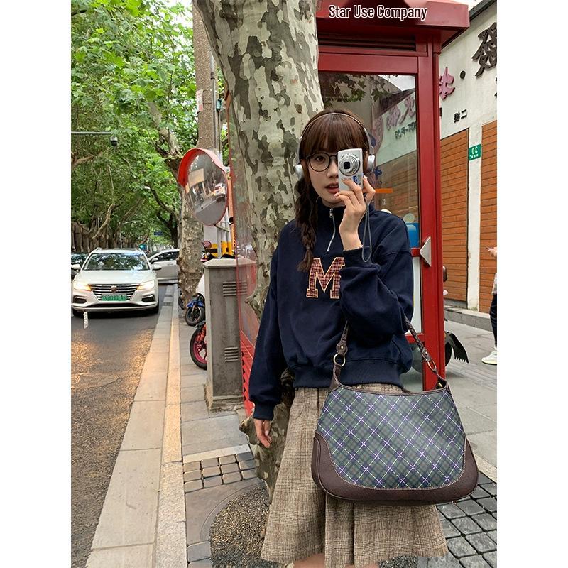 Women s Retro Half-Zip Stand Collar Sweatshirt with Appliqué Design - Spring/Autumn Loose Fit XL (60-70kg recommended)
Women s Retro Half-Zip Stand Collar Sweatshirt with Appliqué Design - Spring/Autumn Loose Fit XL (60-70kg recommended)
