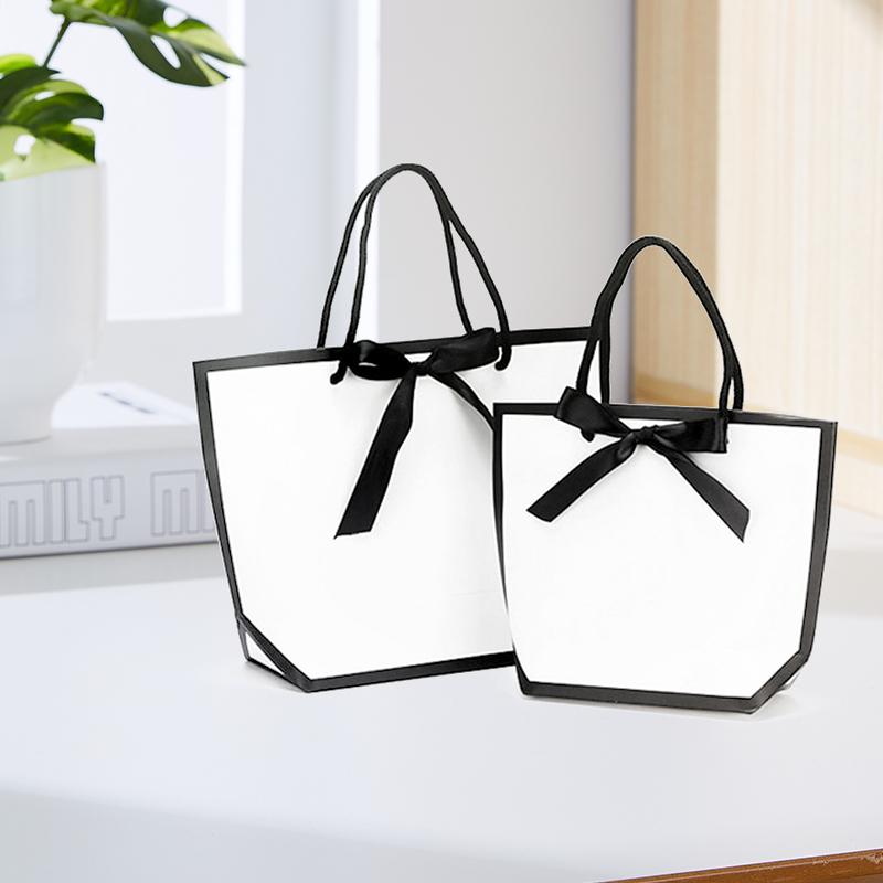 10Pcs Party White Pardboard Paper Tote Gift Bags Wedding Gift Bag Handle Packing Bag Storage
10Pcs Party White Pardboard Paper Tote Gift Bags Wedding Gift Bag Handle Packing Bag Storage
