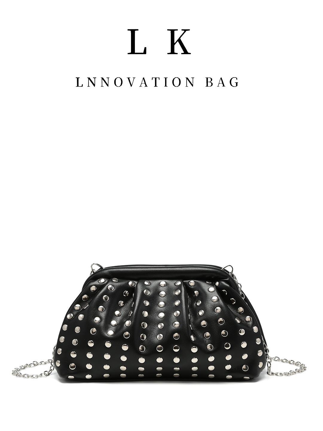 Rivet bag Niche design Punk shell bag Cloud bag
Rivet bag Niche design Punk shell bag Cloud bag