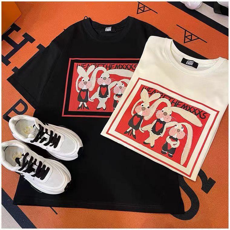 Cartoon rabbit printed short-sleeved T-shirt women s 2025 early spring and summer new fashion trend brand loose cotton inner top M белый
Cartoon rabbit printed short-sleeved T-shirt women s 2025 early spring and summer new fashion trend brand loose cotton inner top M белый