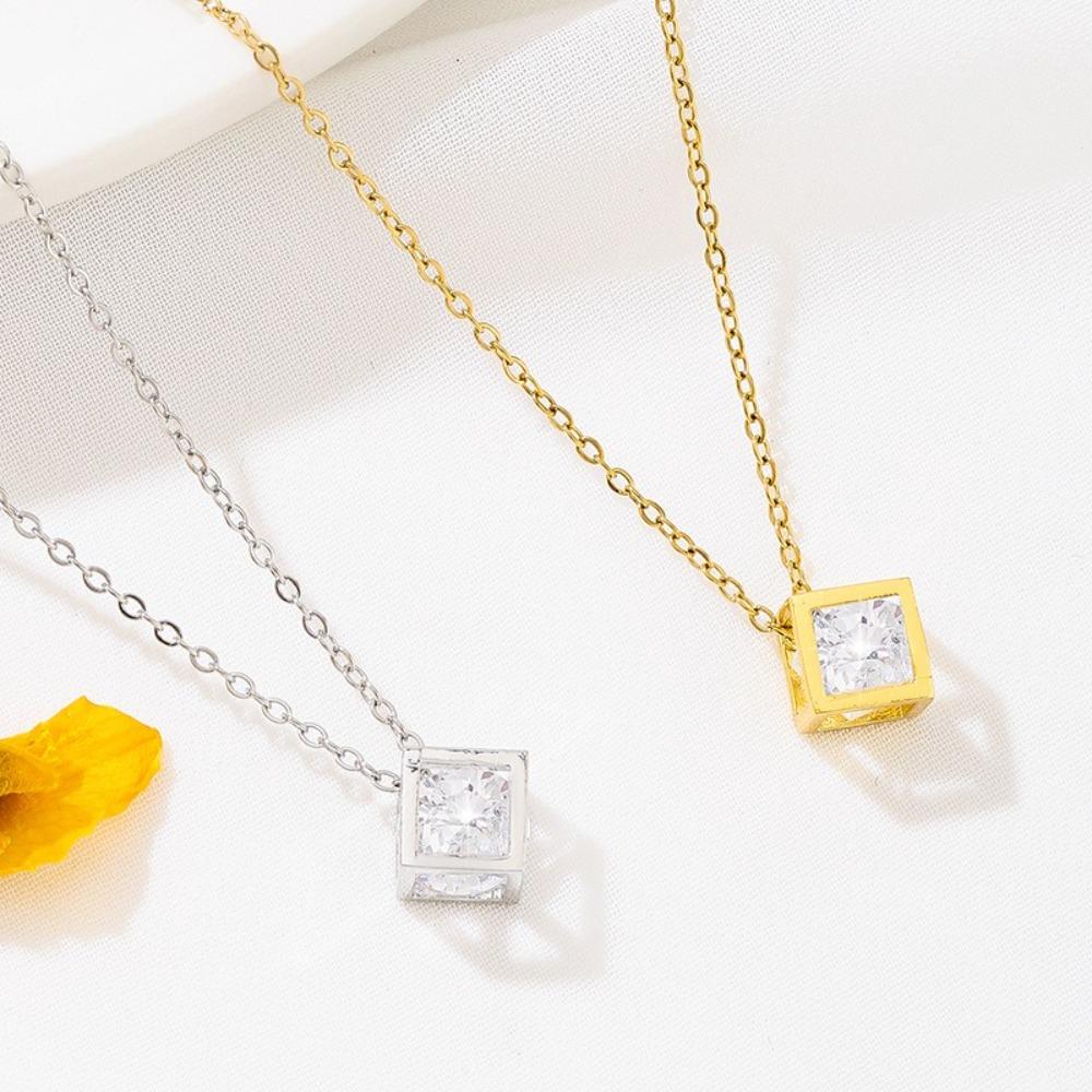 Stainless Steel Square Pendant Necklace Hollow Zircon Crystal Necklace Fashion Jewelry срібний
Stainless Steel Square Pendant Necklace Hollow Zircon Crystal Necklace Fashion Jewelry срібний