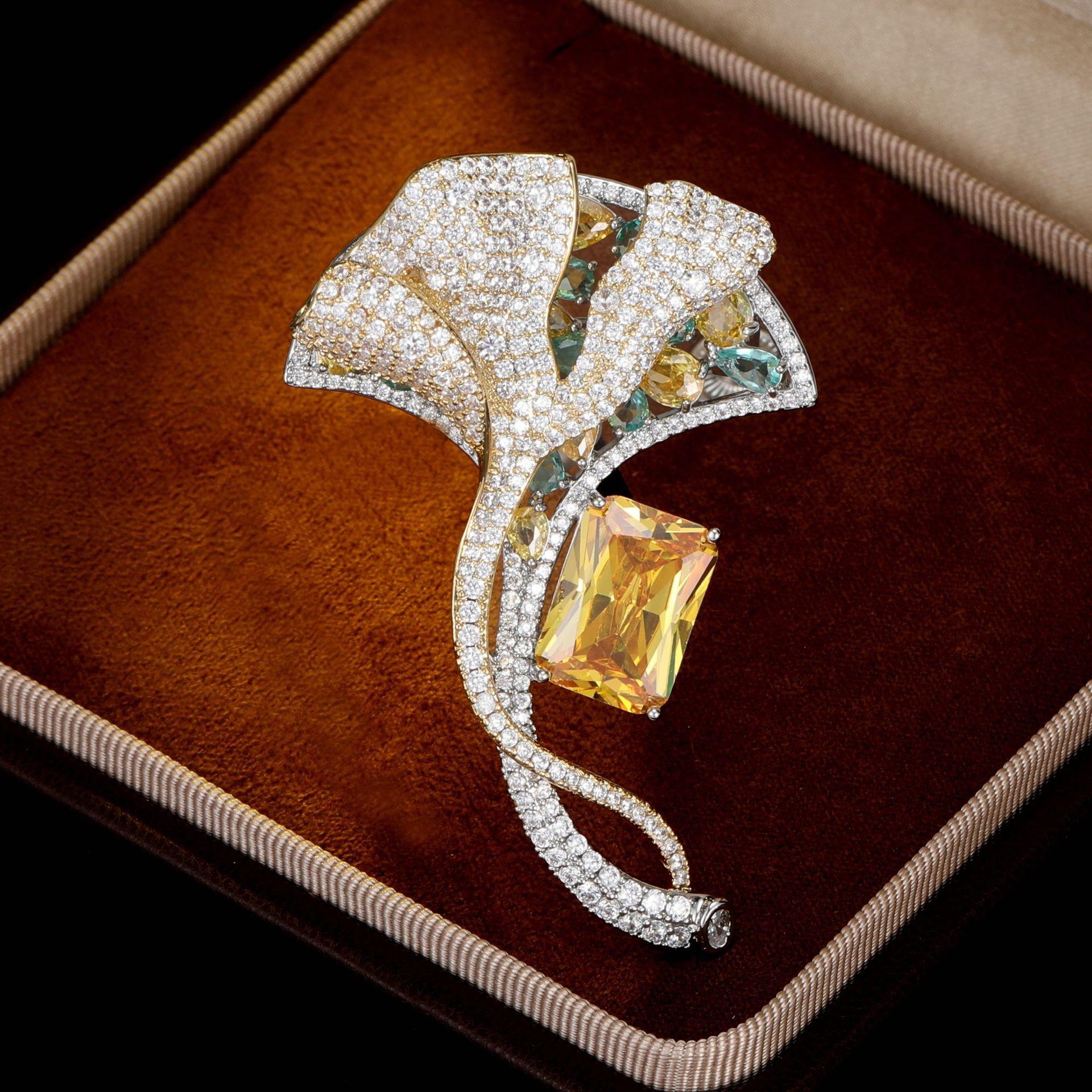 Women s Light Luxury Design Elegant Inlaid Zircon Ginkgo Leaf Brooch Fashionable And Versatile Niche Design Brooch
Women s Light Luxury Design Elegant Inlaid Zircon Ginkgo Leaf Brooch Fashionable And Versatile Niche Design Brooch