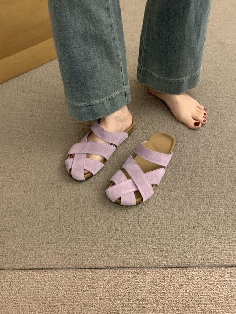 Hollow thick-soled cork bag head half slippers women wear beach cool slippers in summer 40 фіолетовий
Hollow thick-soled cork bag head half slippers women wear beach cool slippers in summer 40 фіолетовий