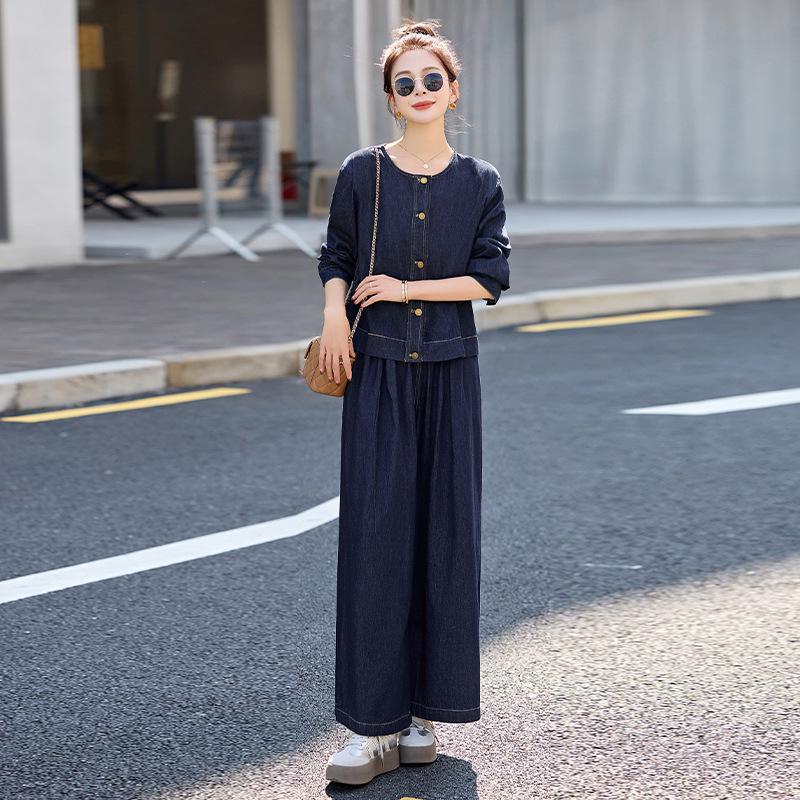 Spring 2025 Retro Denim Two-Piece: Casual Jacket & Wide-Leg Pants Set Large (125-140 catty)
Spring 2025 Retro Denim Two-Piece: Casual Jacket & Wide-Leg Pants Set Large (125-140 catty)