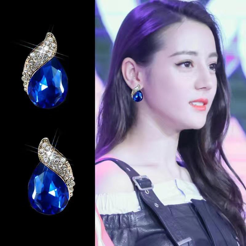 Red wing earrings trendy western style imitation crystal earrings female temperament super flashing ear jewelry
Red wing earrings trendy western style imitation crystal earrings female temperament super flashing ear jewelry