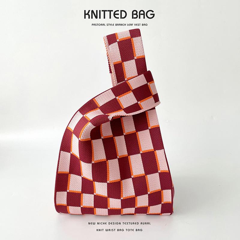 Модная вязаная сумка-тоут с черно-белым шахматным узором: Универсальная, вместительная студенческая сумка