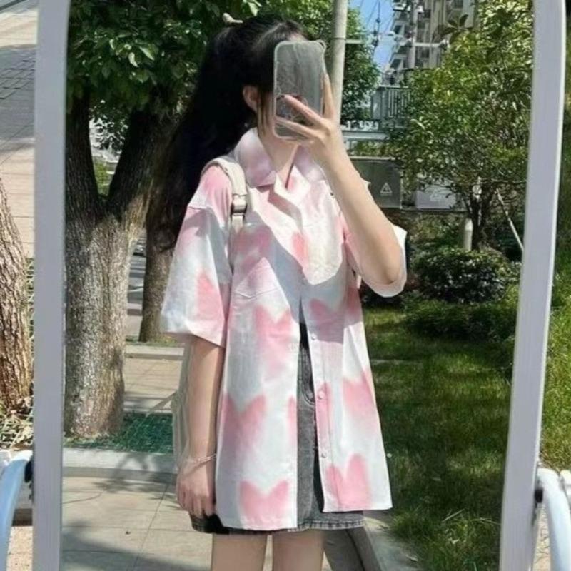 Pink Heart-shaped Pattern Women s Shirt Printed Style Loose Flip Collar Button Ladies Blouses Summer Casual Fashionable Famale Short Sleeved Top S розовый
Pink Heart-shaped Pattern Women s Shirt Printed Style Loose Flip Collar Button Ladies Blouses Summer Casual Fashionable Famale Short Sleeved Top S розовый