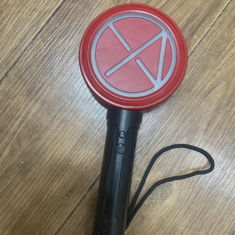 Xia Shia Jun Kim Jun Jun Lightstick Fanlight On Sell 
Xia Shia Jun Kim Jun Jun Lightstick Fanlight On Sell