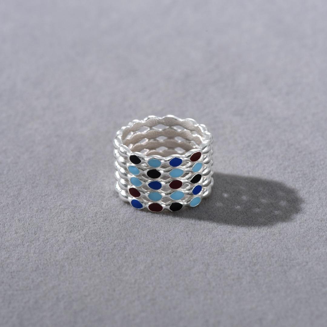 Bohemian Color Drop Glaze Premium Metal Hollow Ring Retro Niche Design Personalized Unique Ring No. 6
Bohemian Color Drop Glaze Premium Metal Hollow Ring Retro Niche Design Personalized Unique Ring No. 6
