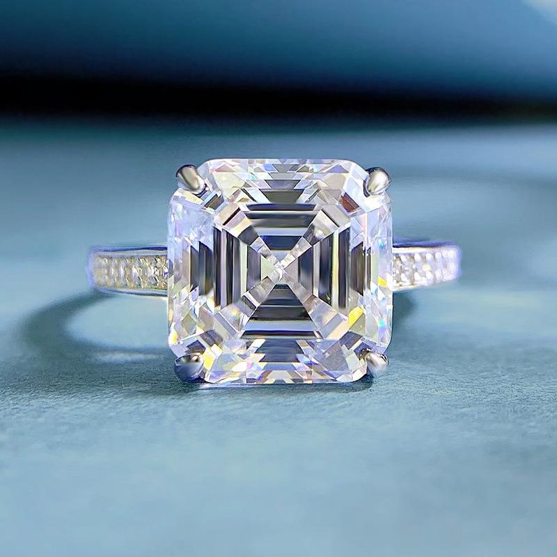 Zhuo Zhi Fan European-American 925 Silver High Carbon Diamond Pagoda Cut Ring for Women Size 8
Zhuo Zhi Fan European-American 925 Silver High Carbon Diamond Pagoda Cut Ring for Women Size 8