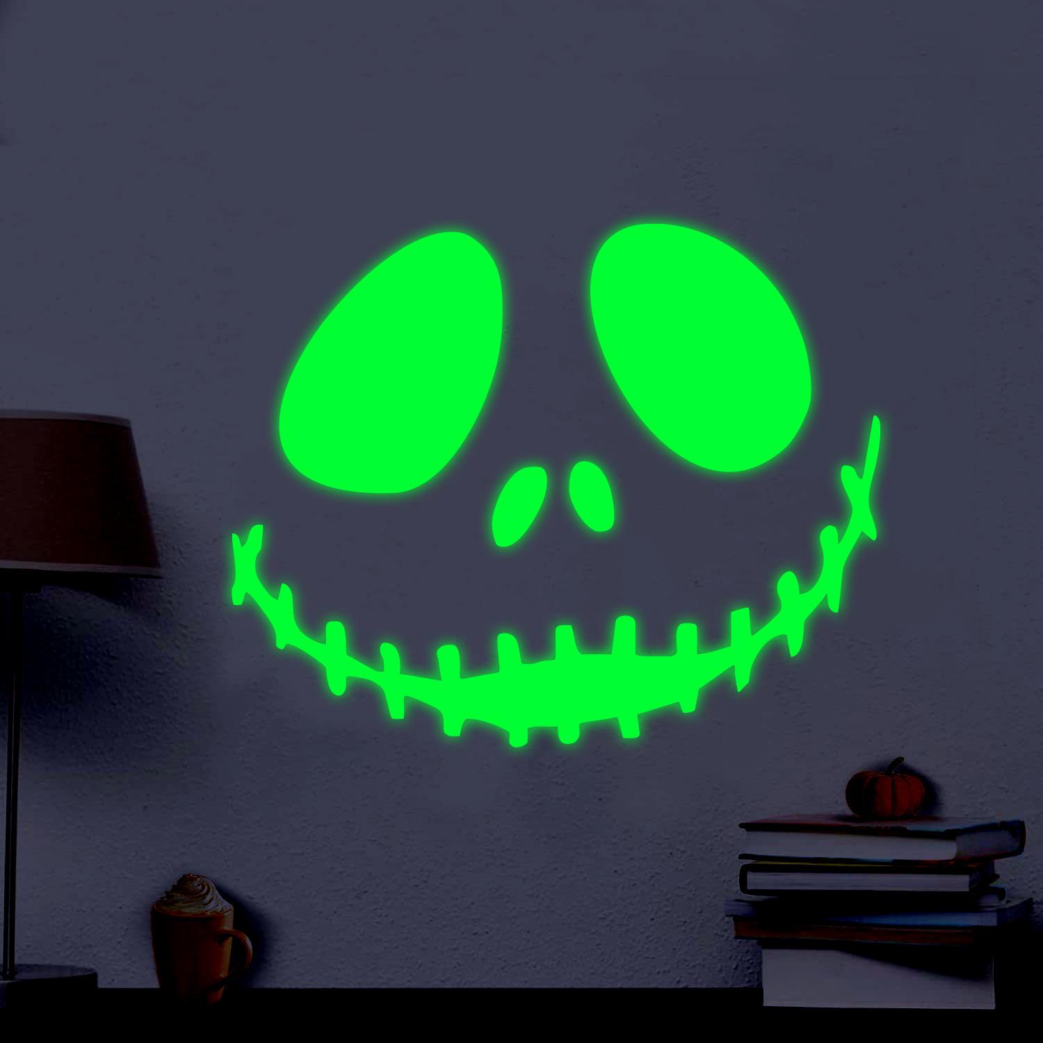 Halloween Luminous Skull Smiling Face Glowing Bar Wall Decoration Sticker Green Light
Halloween Luminous Skull Smiling Face Glowing Bar Wall Decoration Sticker Green Light