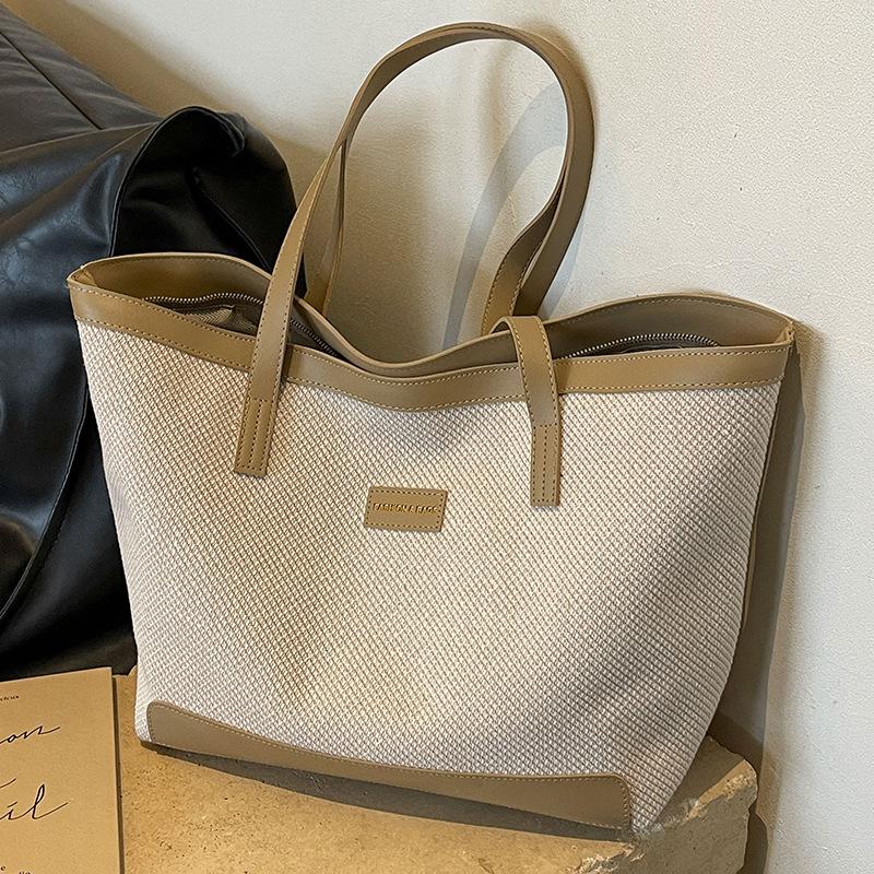 Полотняна сумка жіноча сумка великої місткості весна та літо 2024 нова універсальна тканинна сумка на одне плече для приміських поїздок хакі
Полотняна сумка жіноча сумка великої місткості весна та літо 2024 нова універсальна тканинна сумка на одне плече для приміських поїздок хакі