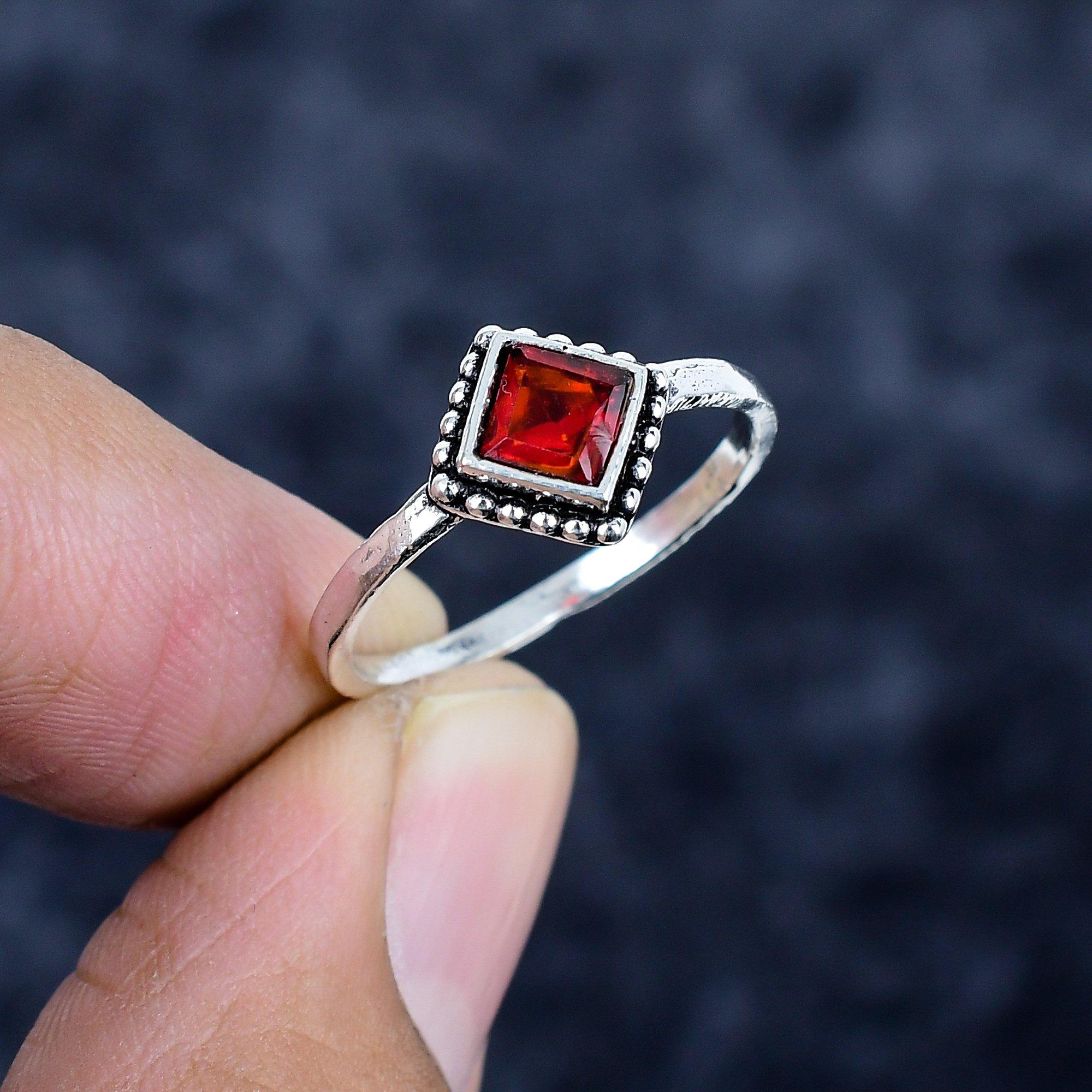 Mozambique Garnet Gemstone 925 Sterling Silver Jewelry Ring Size 8.5 MM-3427
Mozambique Garnet Gemstone 925 Sterling Silver Jewelry Ring Size 8.5 MM-3427