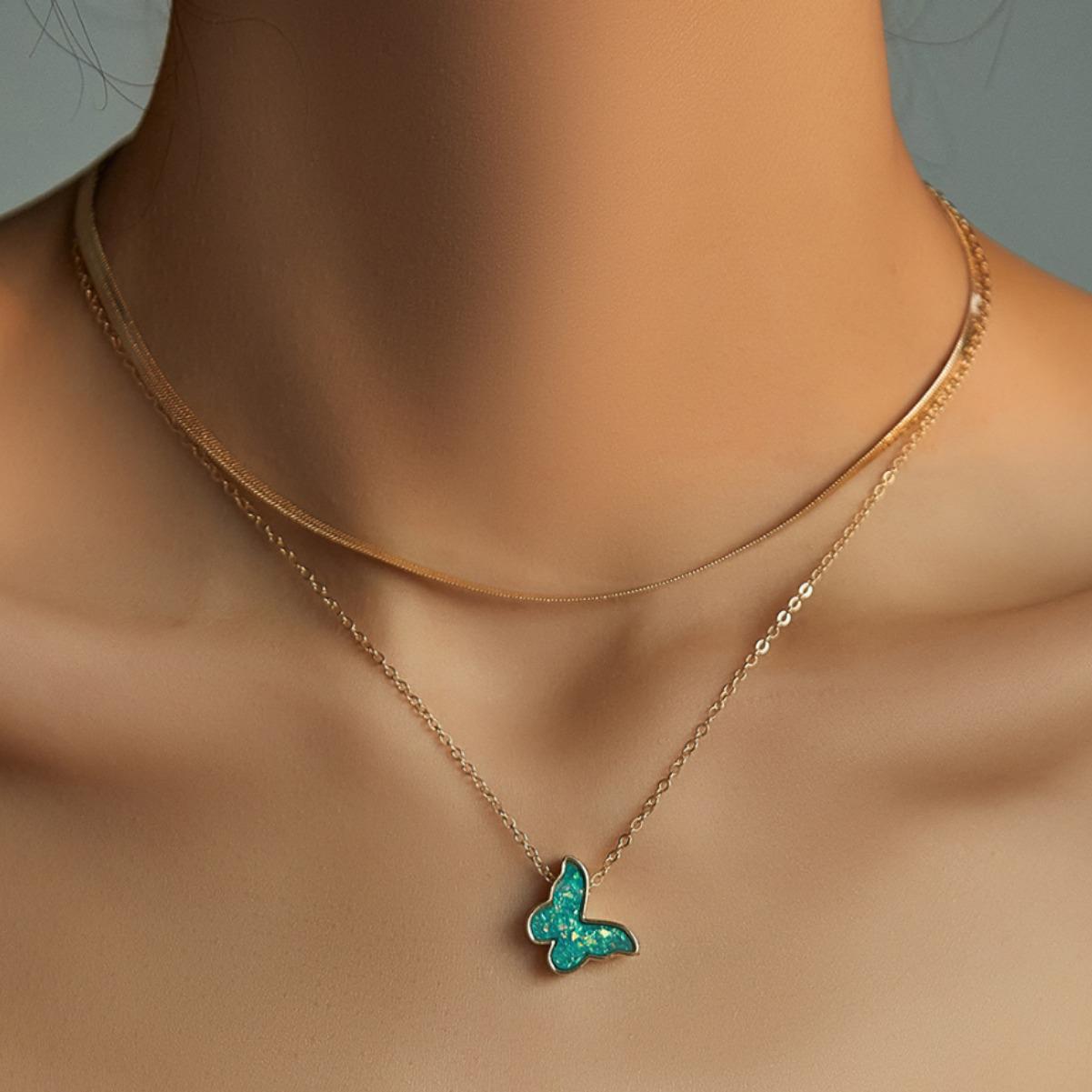 Butterfly Pendant Double-Layer Necklace for Women - Fashionable Beach Style Jewelry
Butterfly Pendant Double-Layer Necklace for Women - Fashionable Beach Style Jewelry