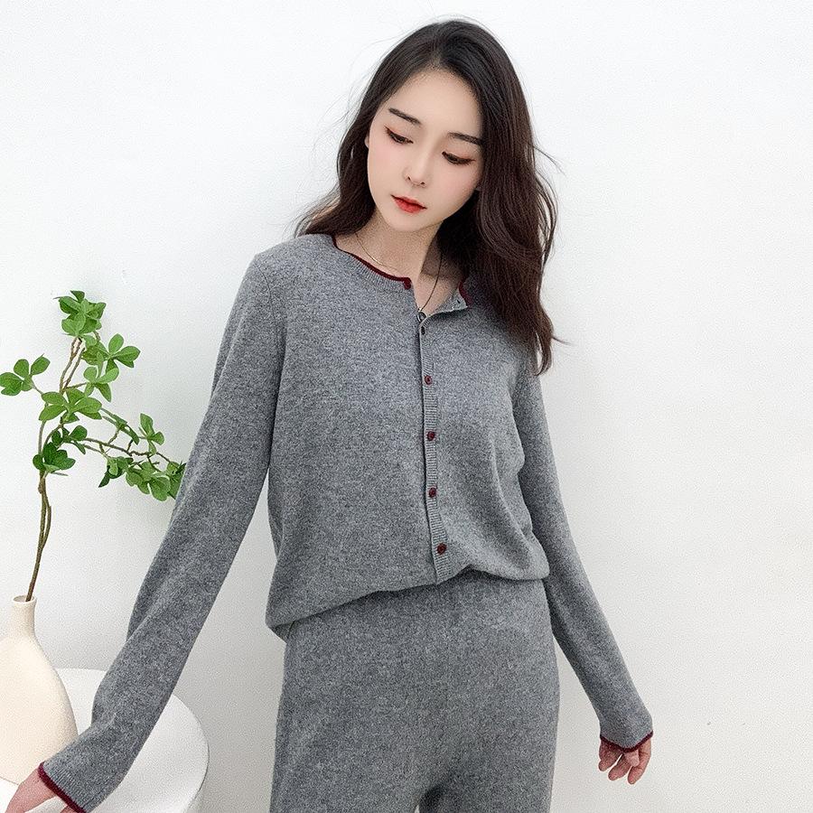 Women s Color Block Crew Neck Cashmere Knit Cardigan - Skin-Friendly, Relaxed Fit, Fake Two-Piece Design Large
Women s Color Block Crew Neck Cashmere Knit Cardigan - Skin-Friendly, Relaxed Fit, Fake Two-Piece Design Large