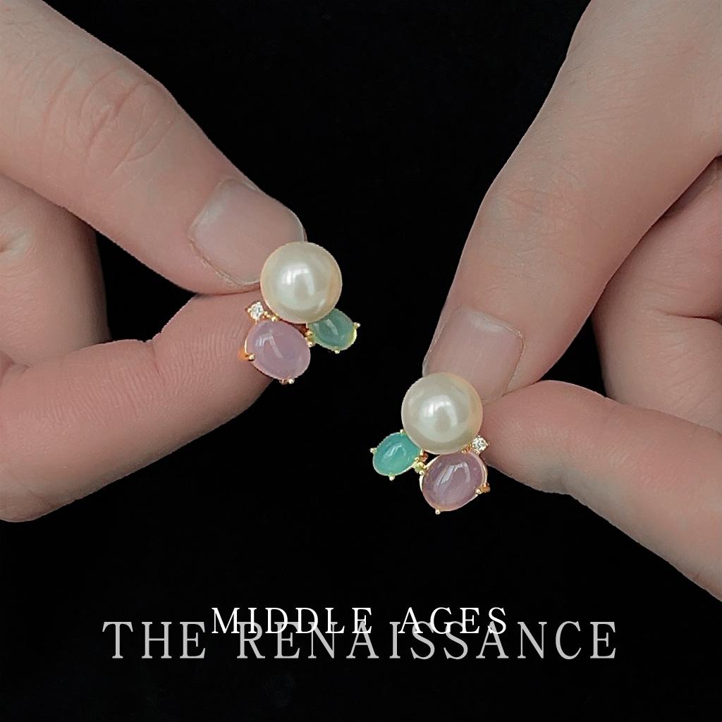 High-quality glass pearl earrings retro French contrasting pink and purple ear jewelry
High-quality glass pearl earrings retro French contrasting pink and purple ear jewelry