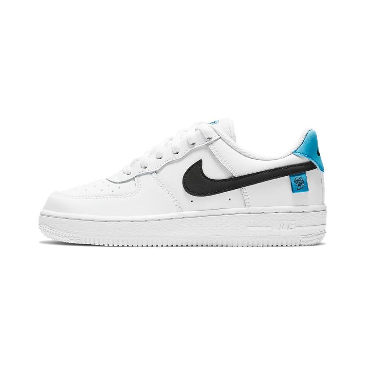 Nike Force 1 PS Worldwide Pack — детские кроссовки Blue Fury, белый, черный CN8539-100
Nike Force 1 PS Worldwide Pack — детские кроссовки Blue Fury, белый, черный CN8539-100