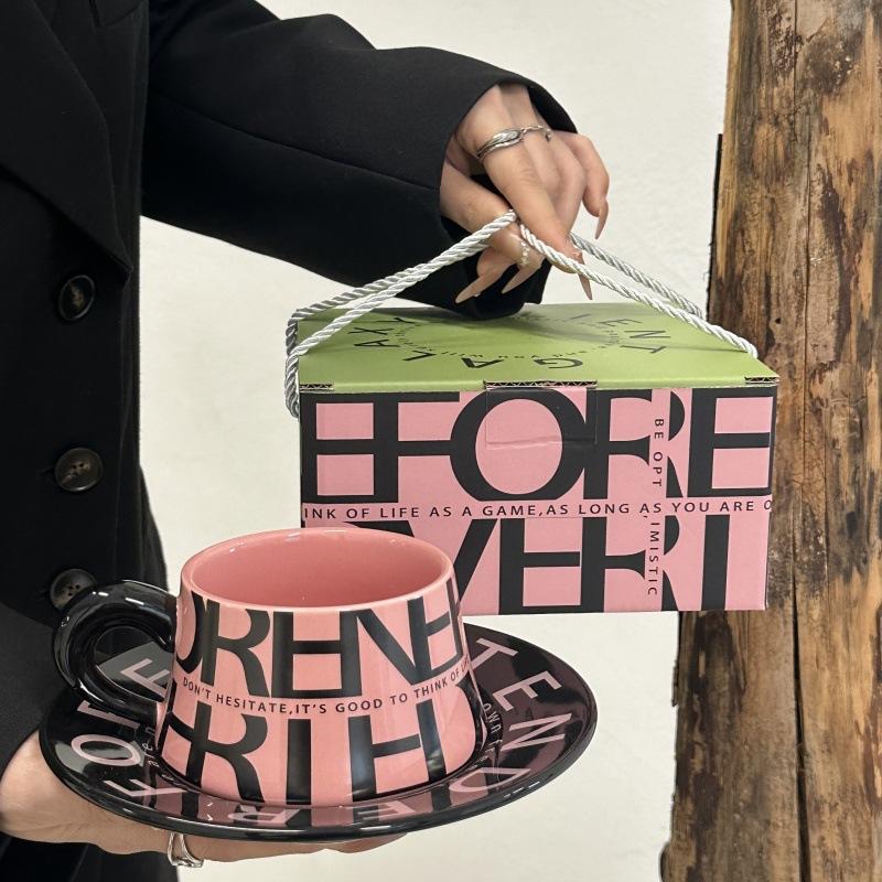 Ins Retro American Ceramic Coffee Cup Saucer Set Afternoon Tea Mug Original Gift High End Souvenir Gift 300-400ml
Ins Retro American Ceramic Coffee Cup Saucer Set Afternoon Tea Mug Original Gift High End Souvenir Gift 300-400ml