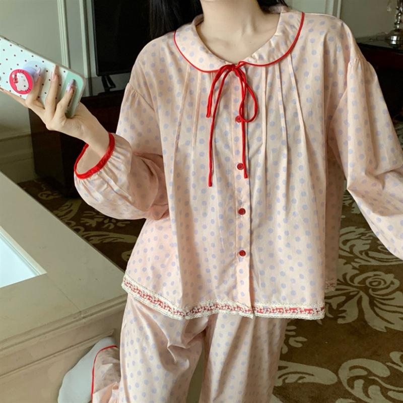 Женская осенняя импортная торговля новая корейская версия милая свободная домашняя одежда с кукольным воротником и длинными рукавами пижамный комплект One size fits all розовый
Женская осенняя импортная торговля новая корейская версия милая свободная домашняя одежда с кукольным воротником и длинными рукавами пижамный комплект One size fits all розовый