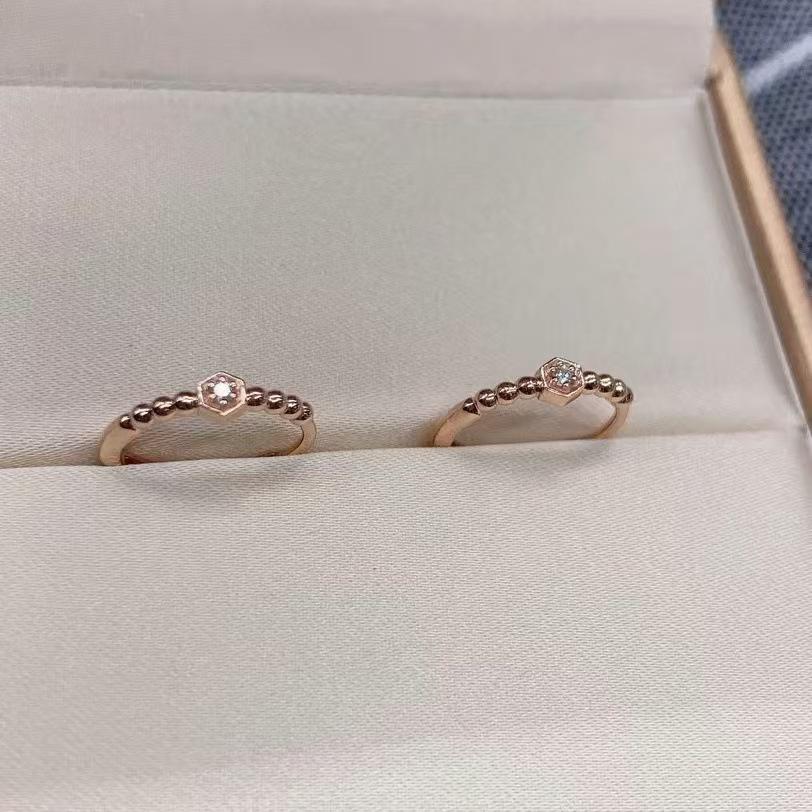 ANENJERY Геометричні цирконові шестикутні круглі зрощені сережки-кільця Високоякісні ретро-стилі Універсальні сережки Ювелірні подарунки золотий
ANENJERY Геометричні цирконові шестикутні круглі зрощені сережки-кільця Високоякісні ретро-стилі Універсальні сережки Ювелірні подарунки золотий