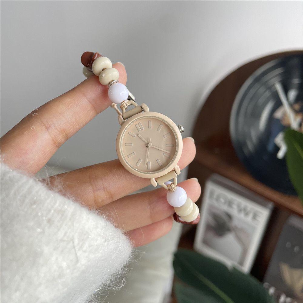 High-Value Girlfriend Watch Female Junior High School Student Xiaozhongsen Retro Mori Simple Small New Versatile
High-Value Girlfriend Watch Female Junior High School Student Xiaozhongsen Retro Mori Simple Small New Versatile