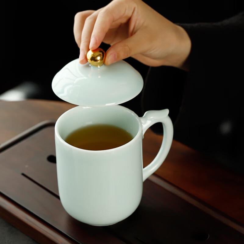 Bafang Li Longquan Celadon Office Mug
Bafang Li Longquan Celadon Office Mug