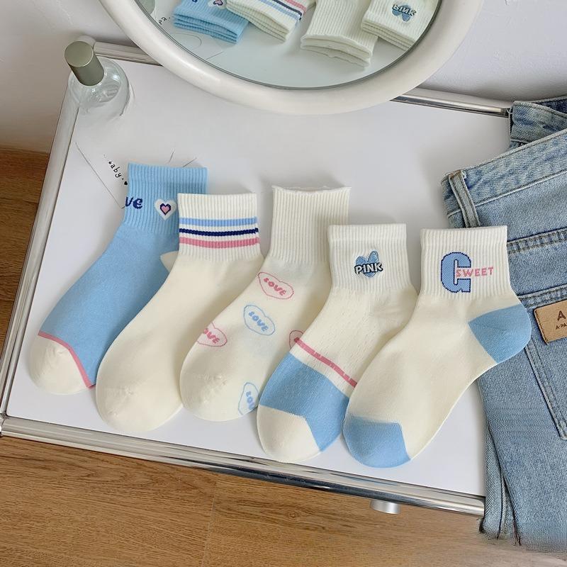 Spring and Summer Short Socks, Girls Thin College-style Blue Embroidered Cotton Socks, Mid-calf Socks for Students 1 pair білий
Spring and Summer Short Socks, Girls Thin College-style Blue Embroidered Cotton Socks, Mid-calf Socks for Students 1 pair білий