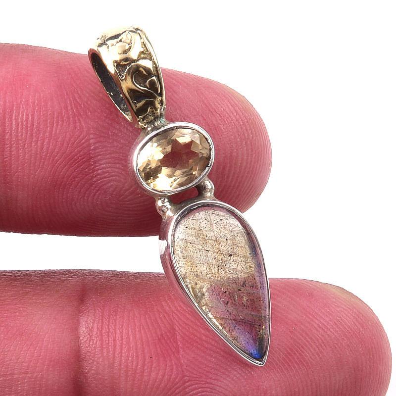 Подвеска из чистого серебра 925 пробы с натуральным лабрадоритом и цитрином 1,25 h3H59
Подвеска из чистого серебра 925 пробы с натуральным лабрадоритом и цитрином 1,25 h3H59