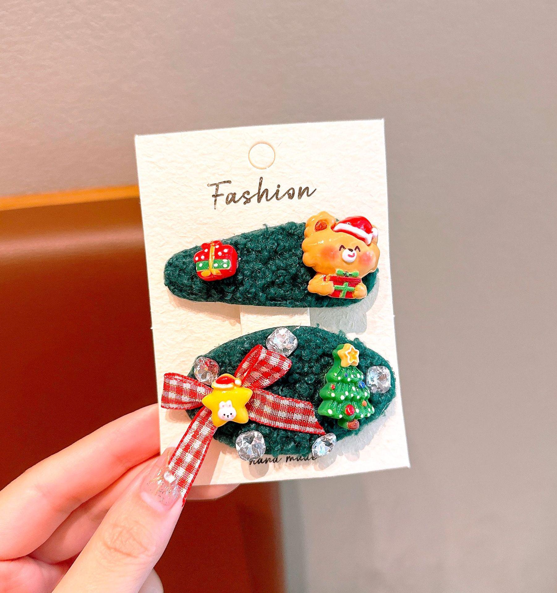 Versatile Santa Claus Hair Clips - Cute Christmas Hair Accessories for Women and Children
Versatile Santa Claus Hair Clips - Cute Christmas Hair Accessories for Women and Children