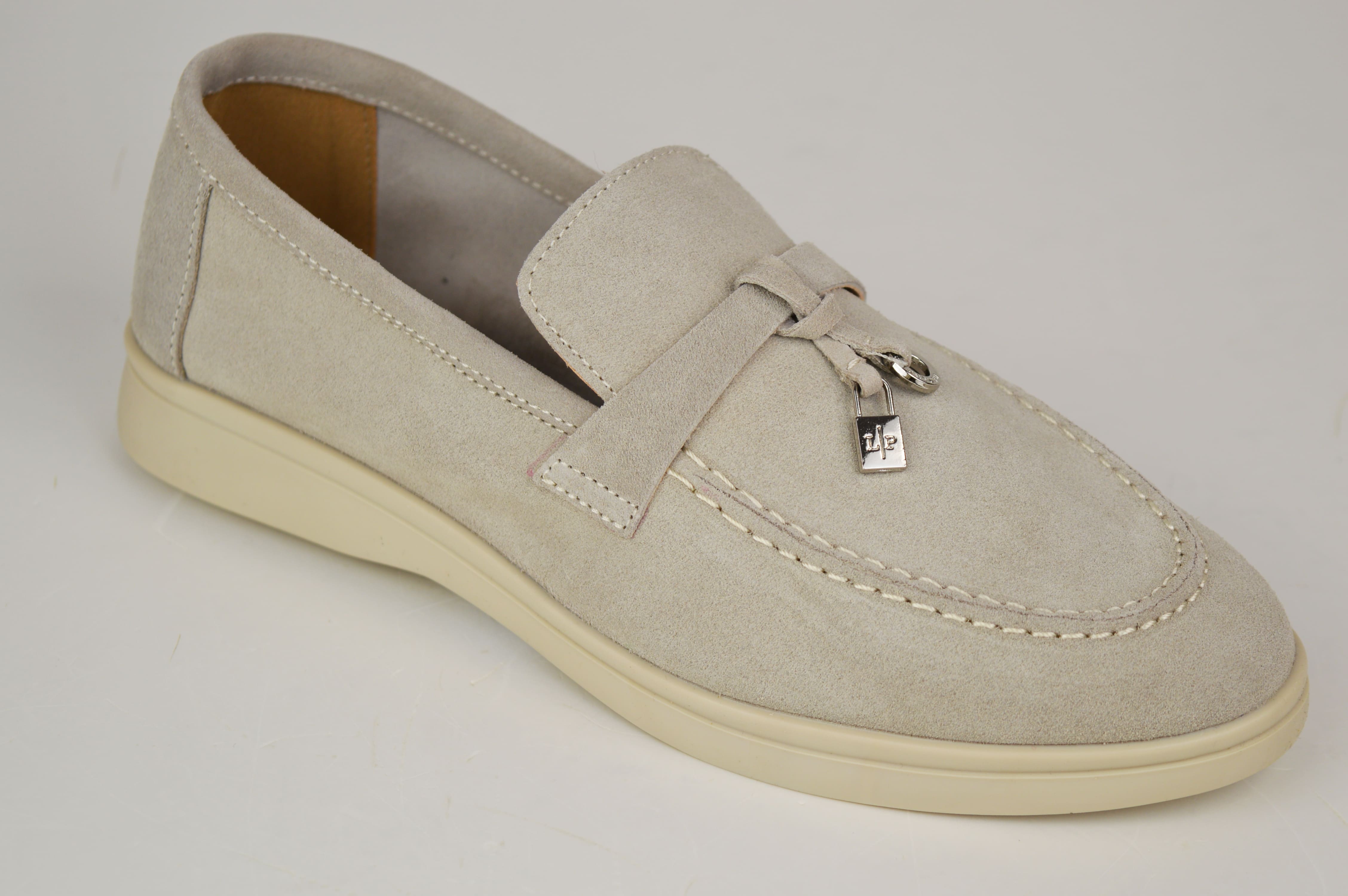 Лофери жіночі Lonza 3041 37 Світло-сірі замші 36 світло-сірий колір
Лофери жіночі Lonza 3041 37 Світло-сірі замші 36 світло-сірий колір