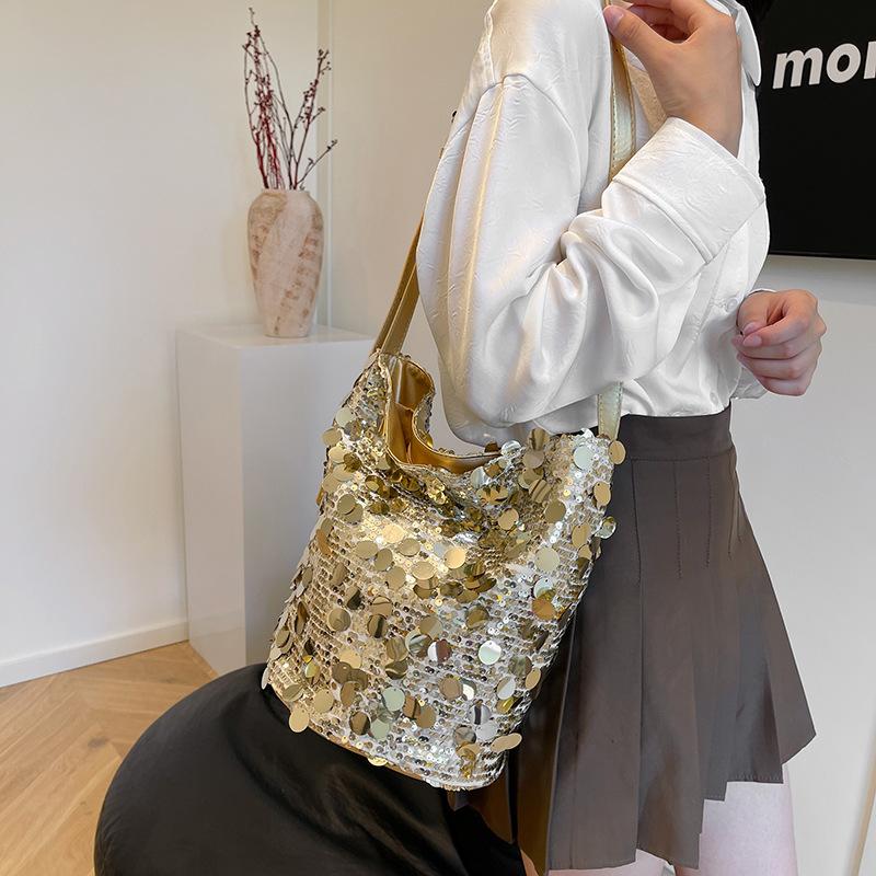Big sequins fresh and sweet beautiful women s bags fashionable large-capacity women s shoulder bags autumn new bucket bags one size fits all чорний
Big sequins fresh and sweet beautiful women s bags fashionable large-capacity women s shoulder bags autumn new bucket bags one size fits all чорний